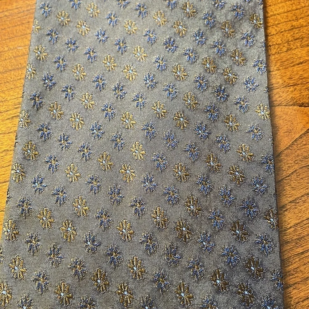 Hugo Boss MENS silk tie made in Italy brown w/ small micro floral print